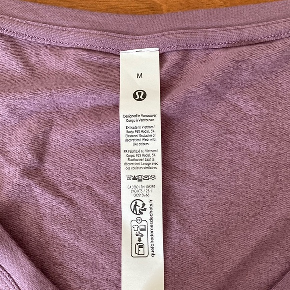 ❤️ Lululemon BeCalm Scoop Neck Pullover Size M Lavender Luxe NWOT - Picture 7 of 8